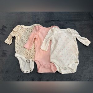 BabyGAP Baby Girl Long Sleeve Onsie Set of 3 (up to 7 lbs)